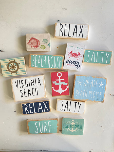 Summer shelfie signs