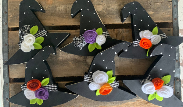 Witch hat shelfie